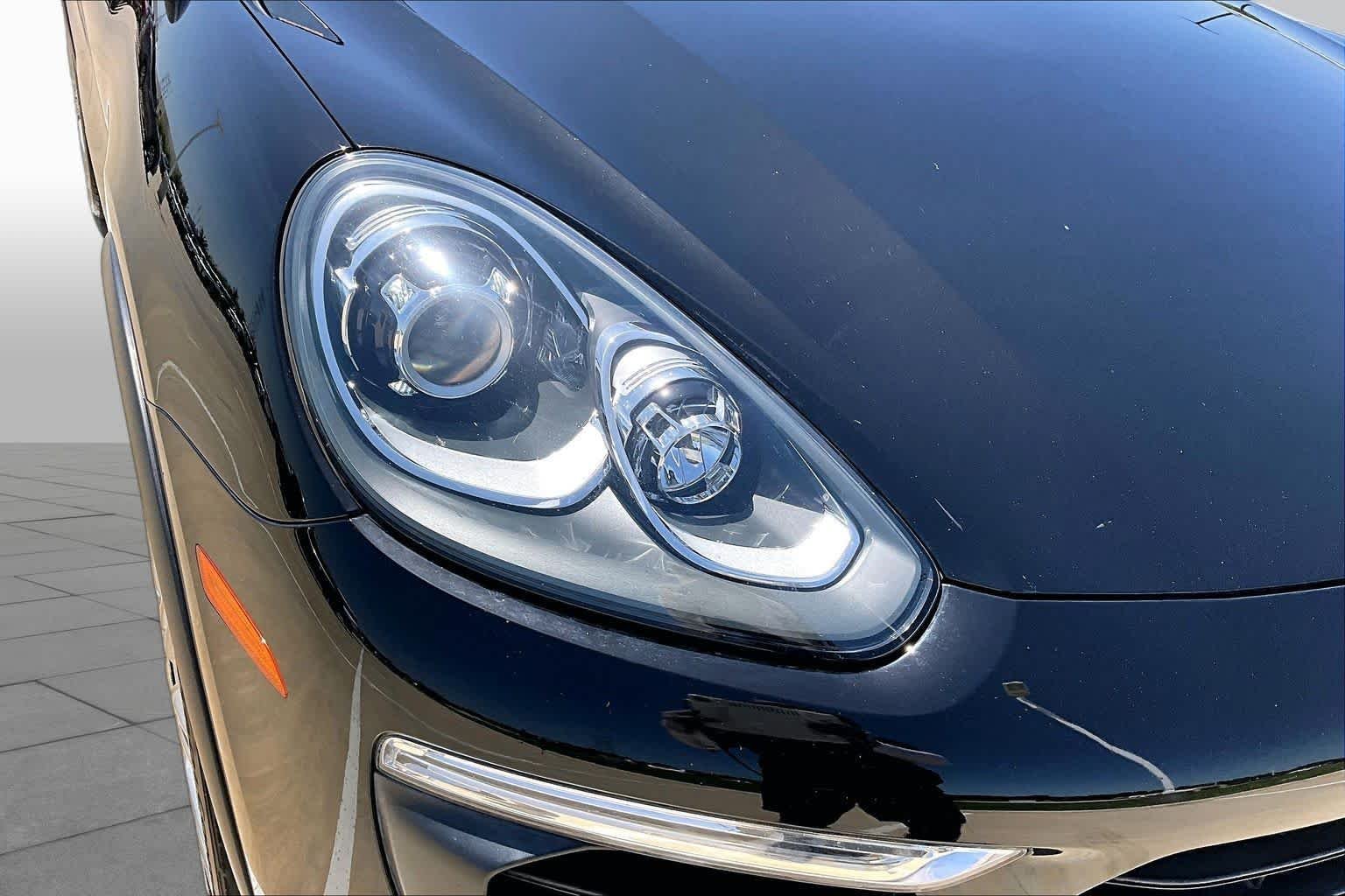 Used 2016 Black Porsche S E-Hybrid image 25
