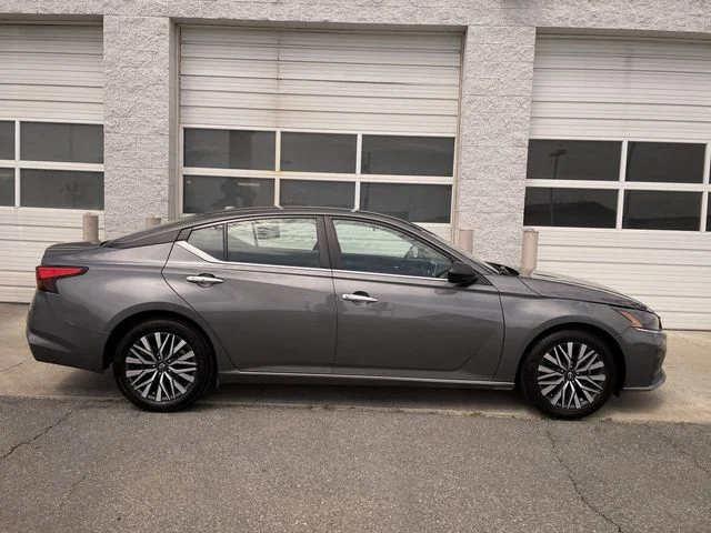 Used 2025 Gray Nissan 2.5 SV image 1