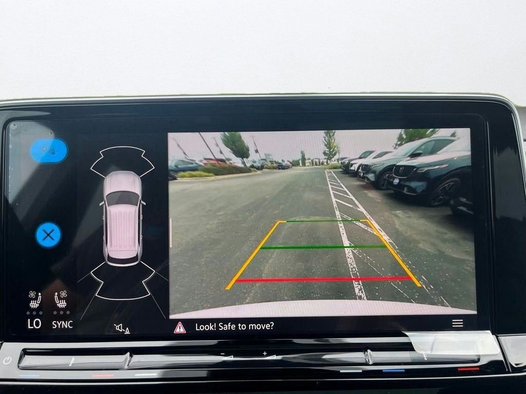 New 2026 White/off-white Volkswagen SE w/Technology image 17