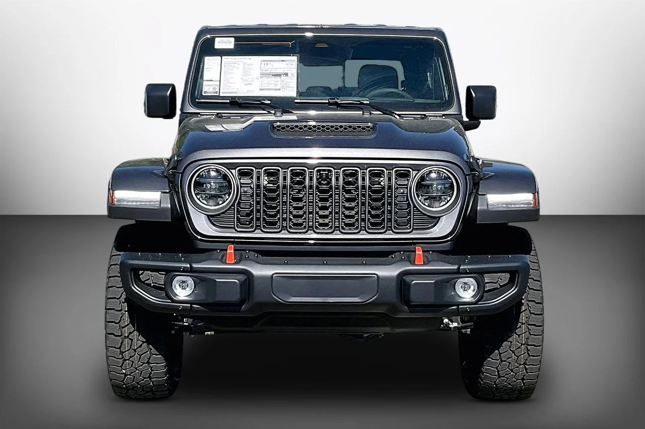 New 2026 Granite Crystal Metallic Clearcoat Jeep Mojave X image 3