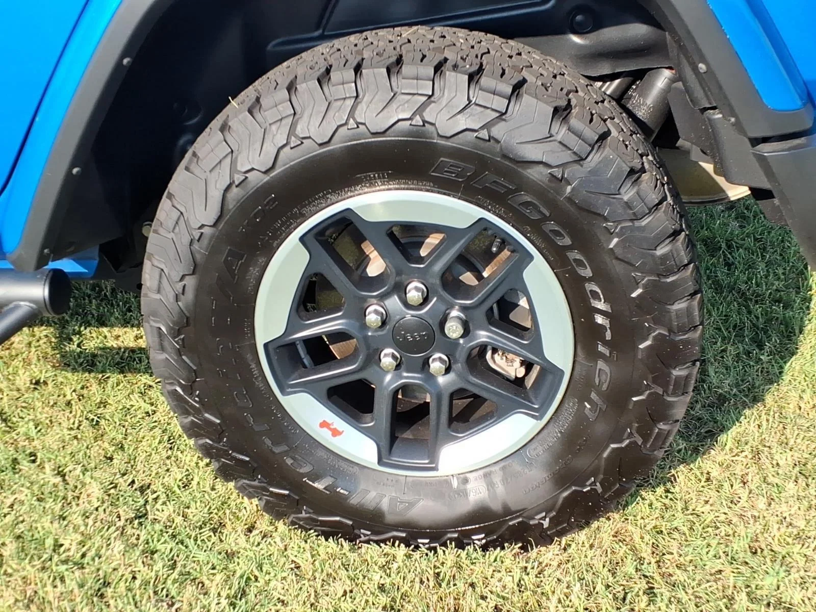 Used 2021 Hydro Blue Pearlcoat Jeep Unlimited Rubicon image 12