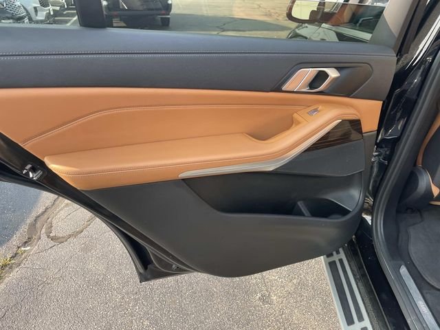 Used 2021 Jet Black BMW xDrive40i image 19