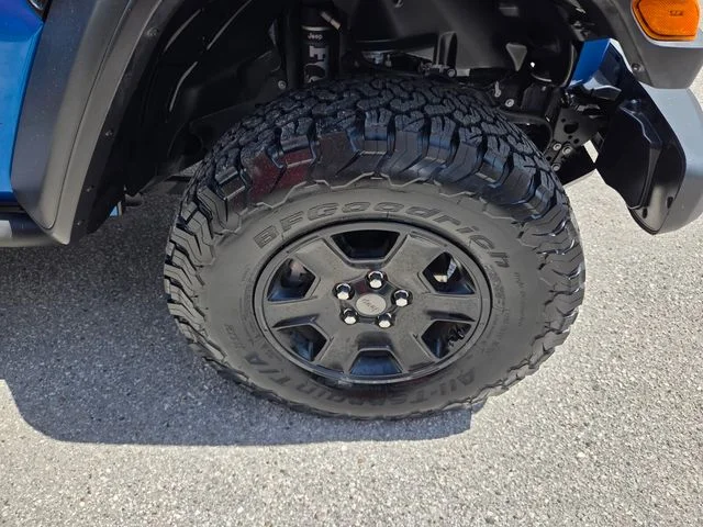 Certified Used 2020 Blue Jeep Mojave image 17