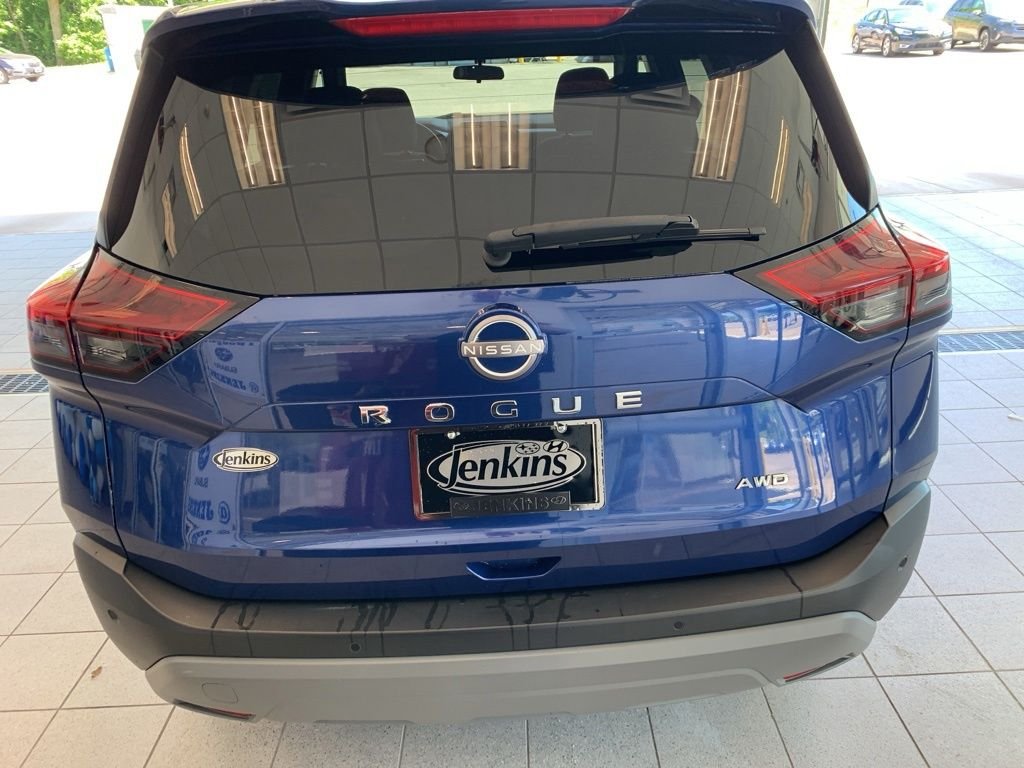 Used 2023 Blue Nissan S image 13