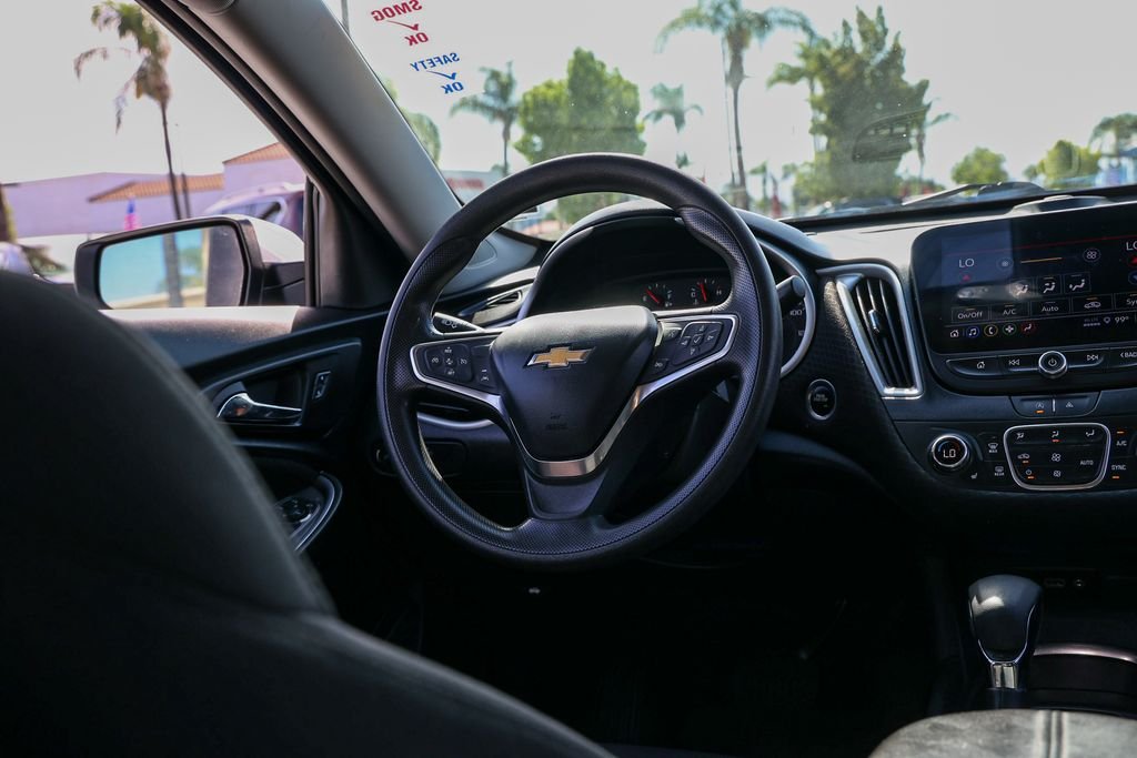 Used 2023 White Chevrolet LT image 22