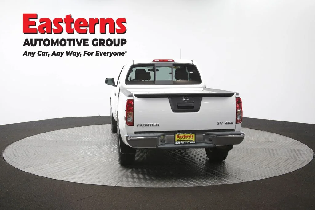 Used 2021 White Nissan SV image 35