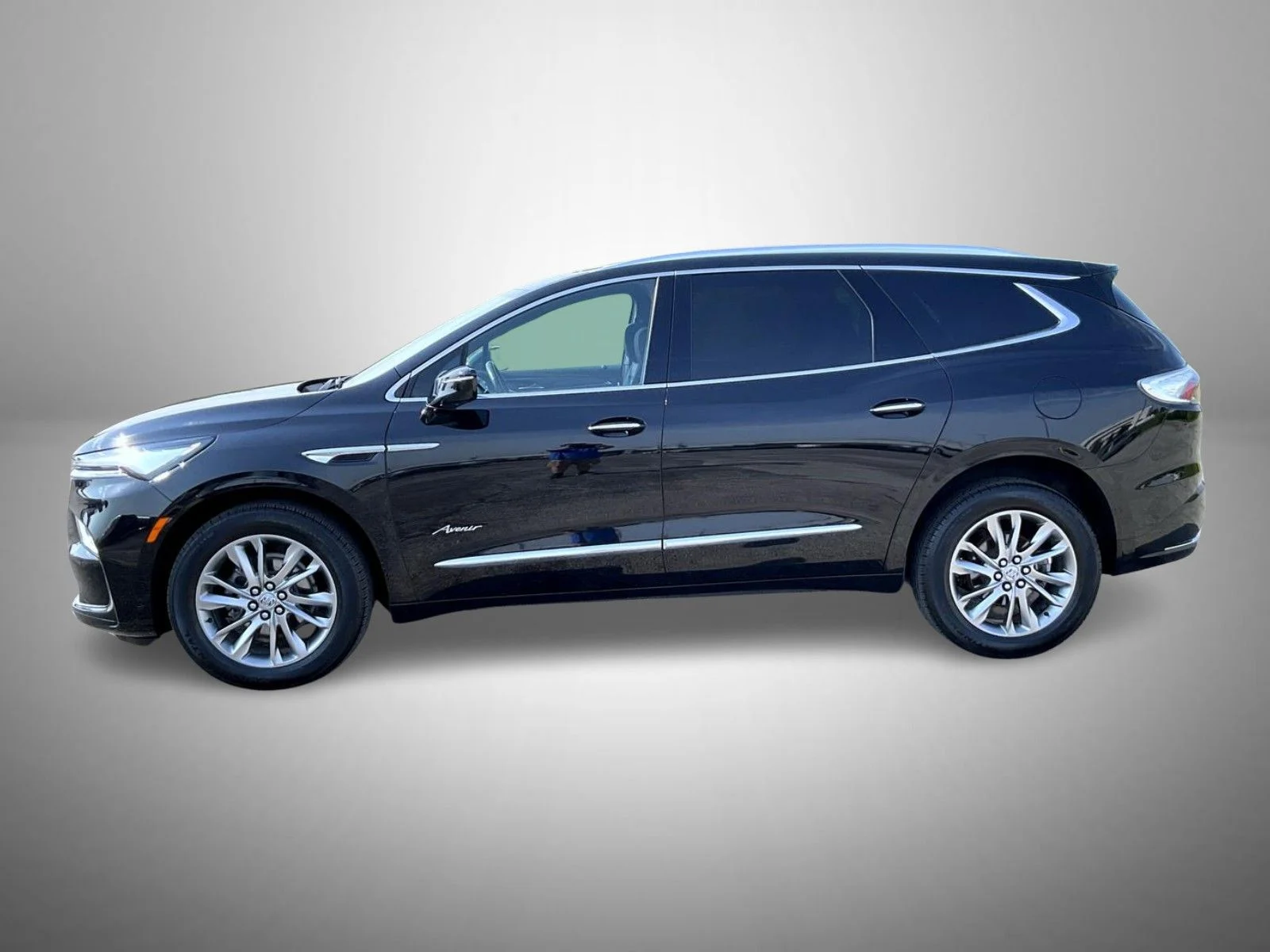 Used 2023 Black Buick Avenir image 8