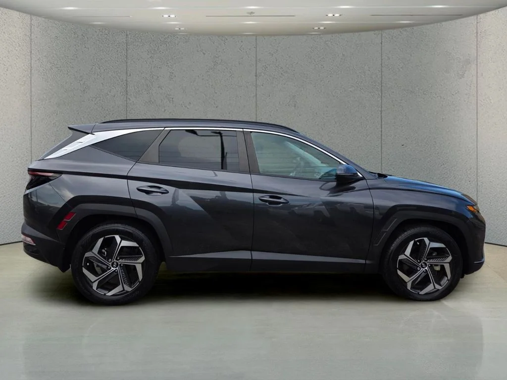 Used 2023 Gray Hyundai SEL image 6