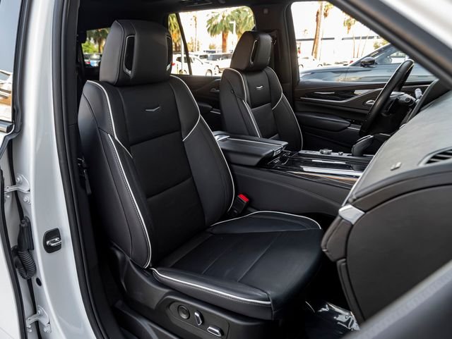 Used 2022 Crystal White Tricoat Cadillac Sport image 33