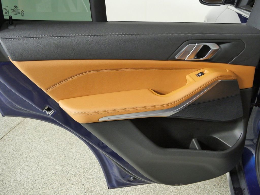 Used 2021 Phytonic Blue Metallic BMW xDrive40i image 31
