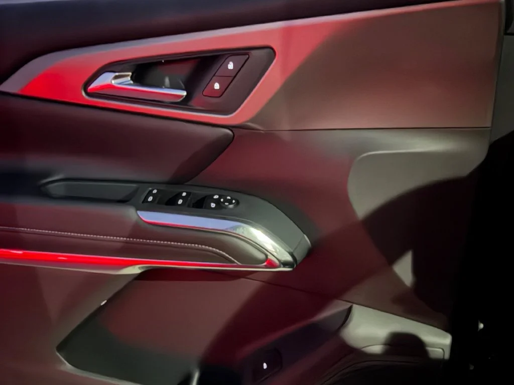New 2027 Mosaic Black Metallic Chevrolet LT image 16