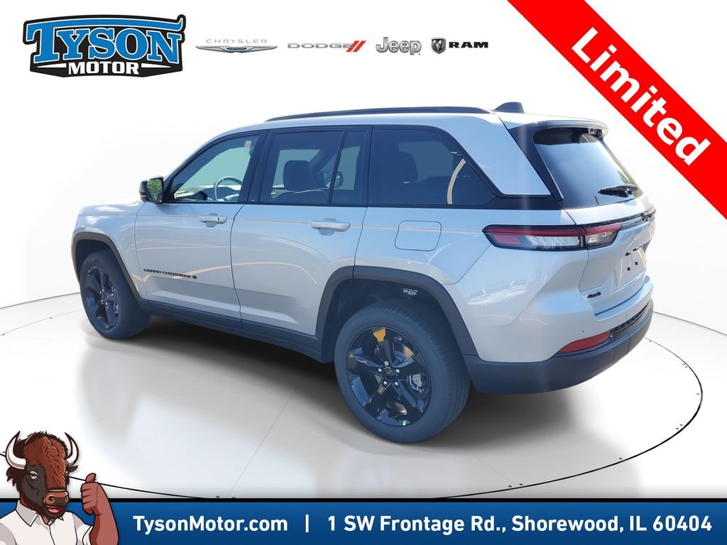 New 2025 Silver Zynith Exterior Paint Jeep Limited image 3