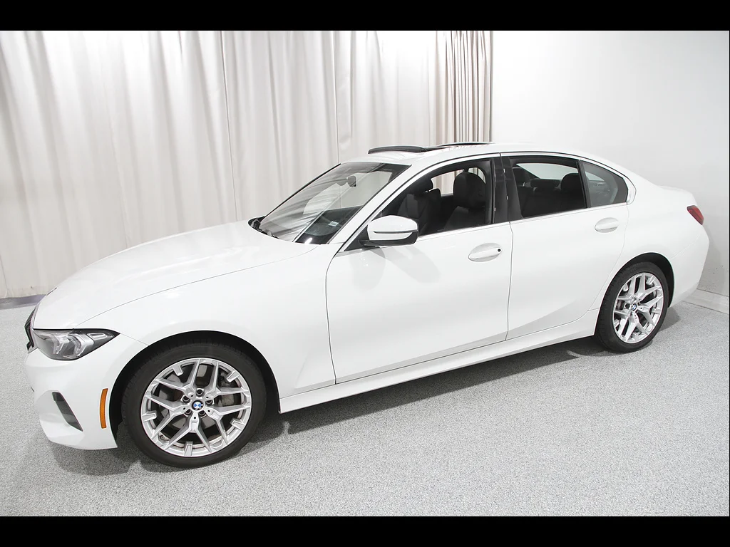 Used 2025 Alpine White BMW 330i xDrive image 3