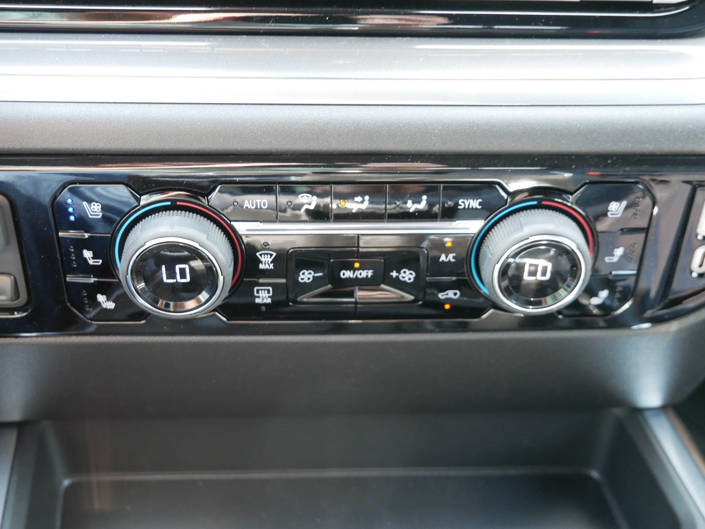 2026 Chevrolet Silverado 1500 High Country - Photo 8