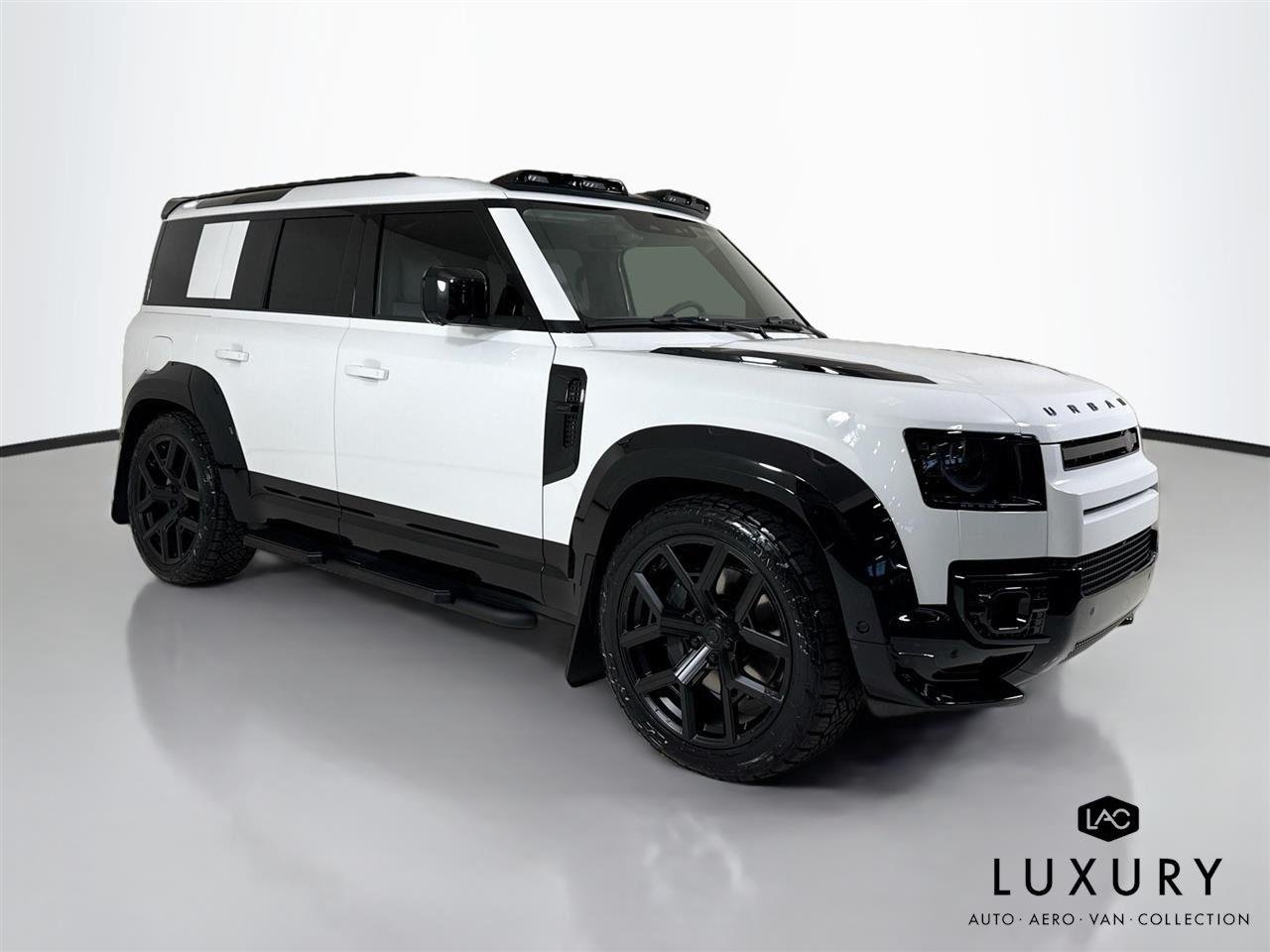 Used 2026 Fuji White Land Rover X-Dynamic SE | Urban Widetrack Build image 3