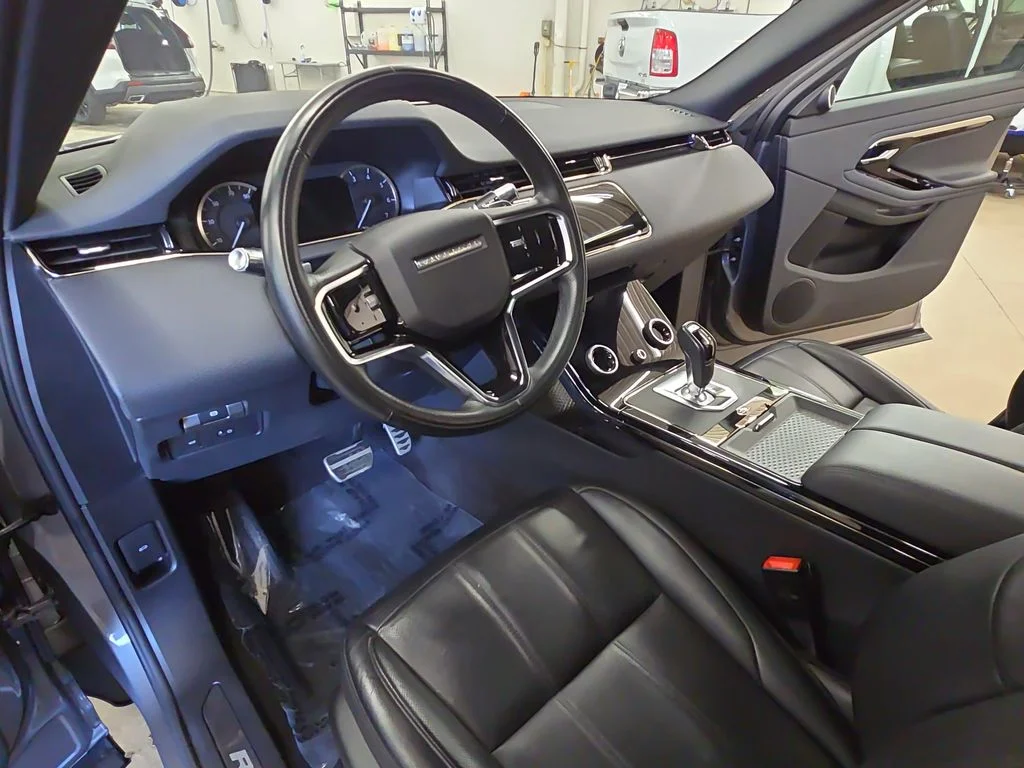 Used 2021  Land Rover Dynamic image 16
