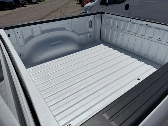 New 2026 Ivory White Tri-Coat Pearl-Coat Exterior Paint RAM Laramie image 29