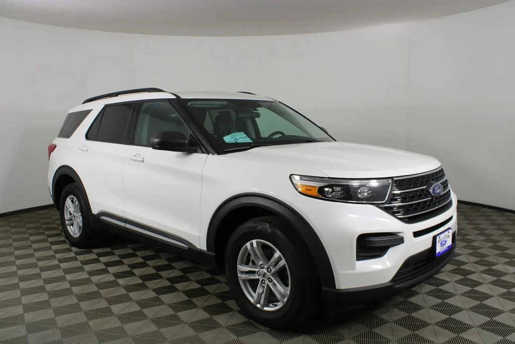 2023 Ford Explorer XLT 4WD's photo