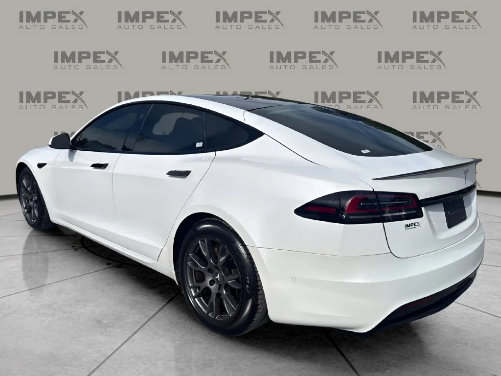 Used 2023 White Tesla Base image 3
