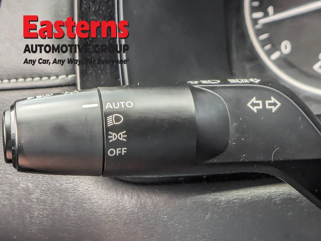 Used 2022 Gray Nissan SV image 32