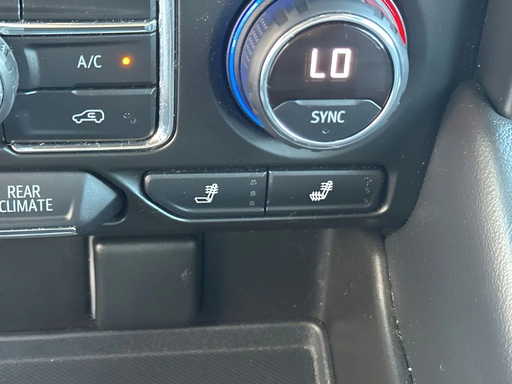 Used 2021 Summit White Chevrolet RST image 29