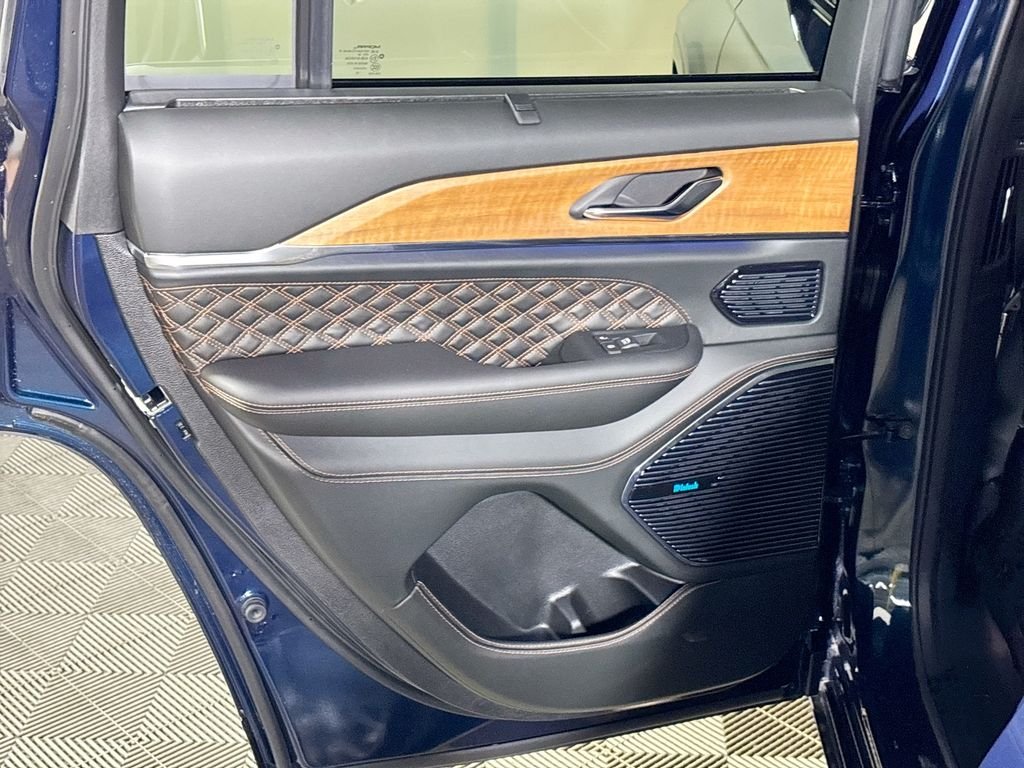 New 2026 Fathom Blue Pearl-Coat Exterior Paint Jeep Summit image 20