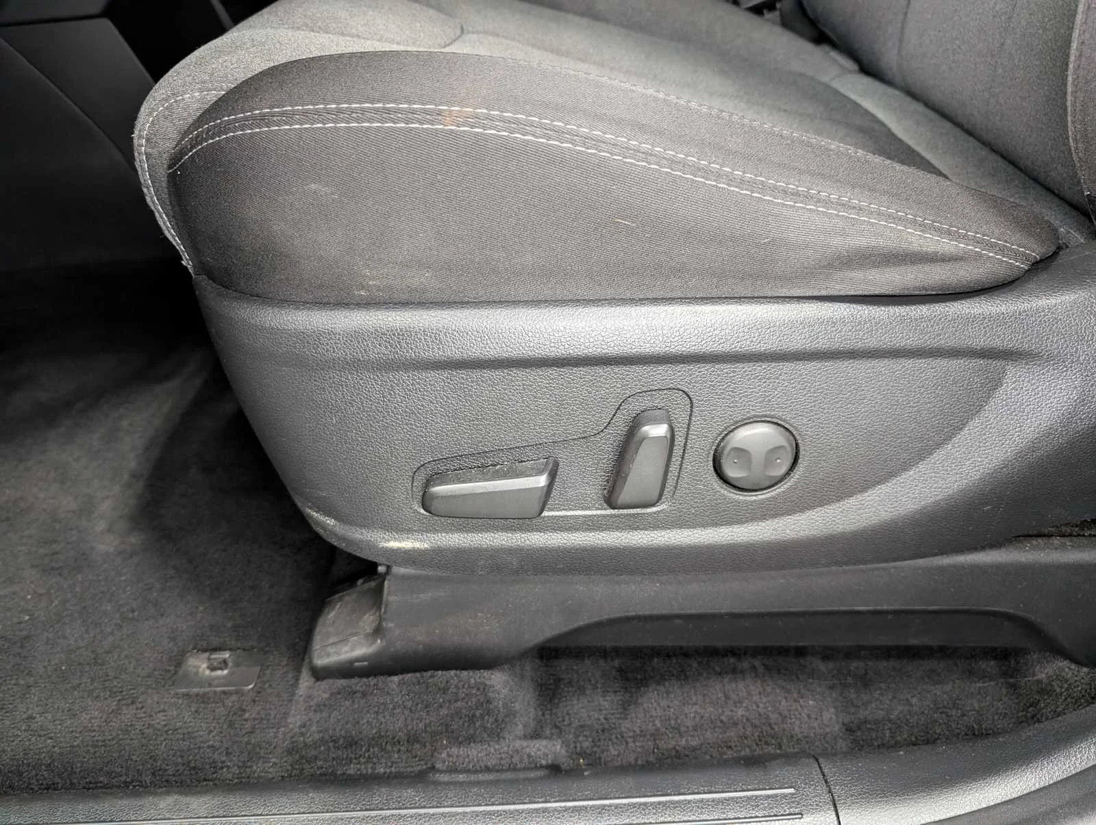 Used 2021 Hyper White Hyundai SEL image 36