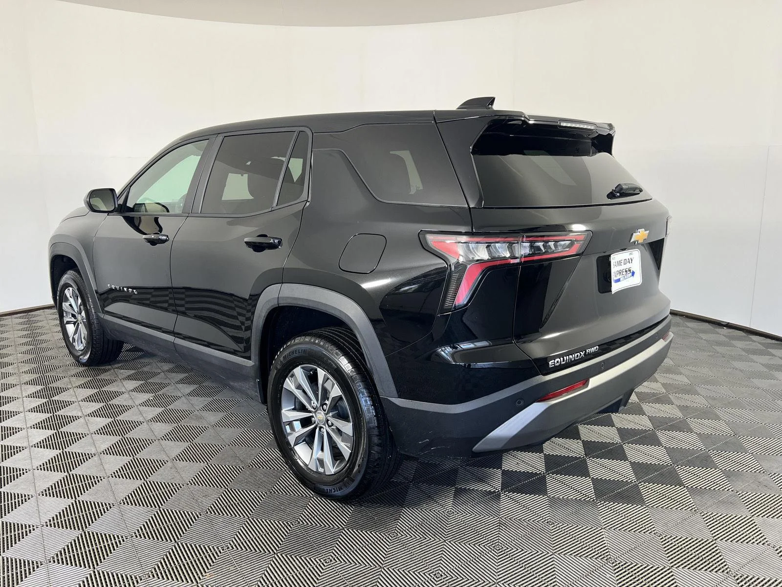 Used 2025 Mosaic Black Metallic Chevrolet AWD LT image 25