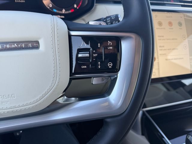 Used 2025  Land Rover SE image 23