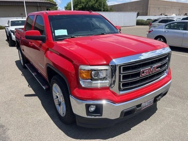 Used 2014 Fire Red GMC SLE image 3