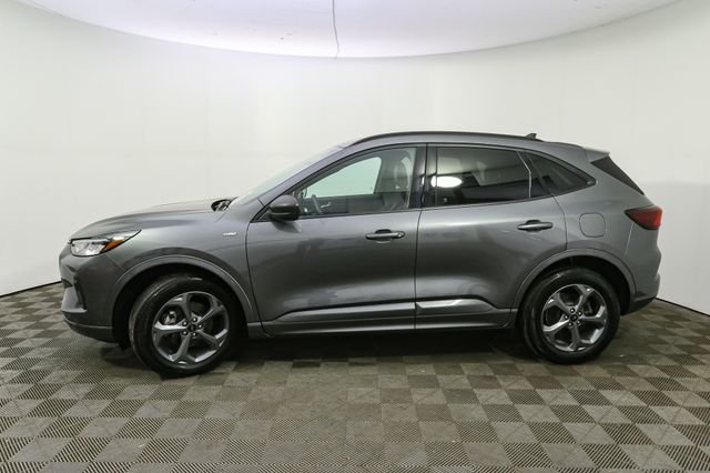 Used 2023 Gray Ford ST-Line image 6