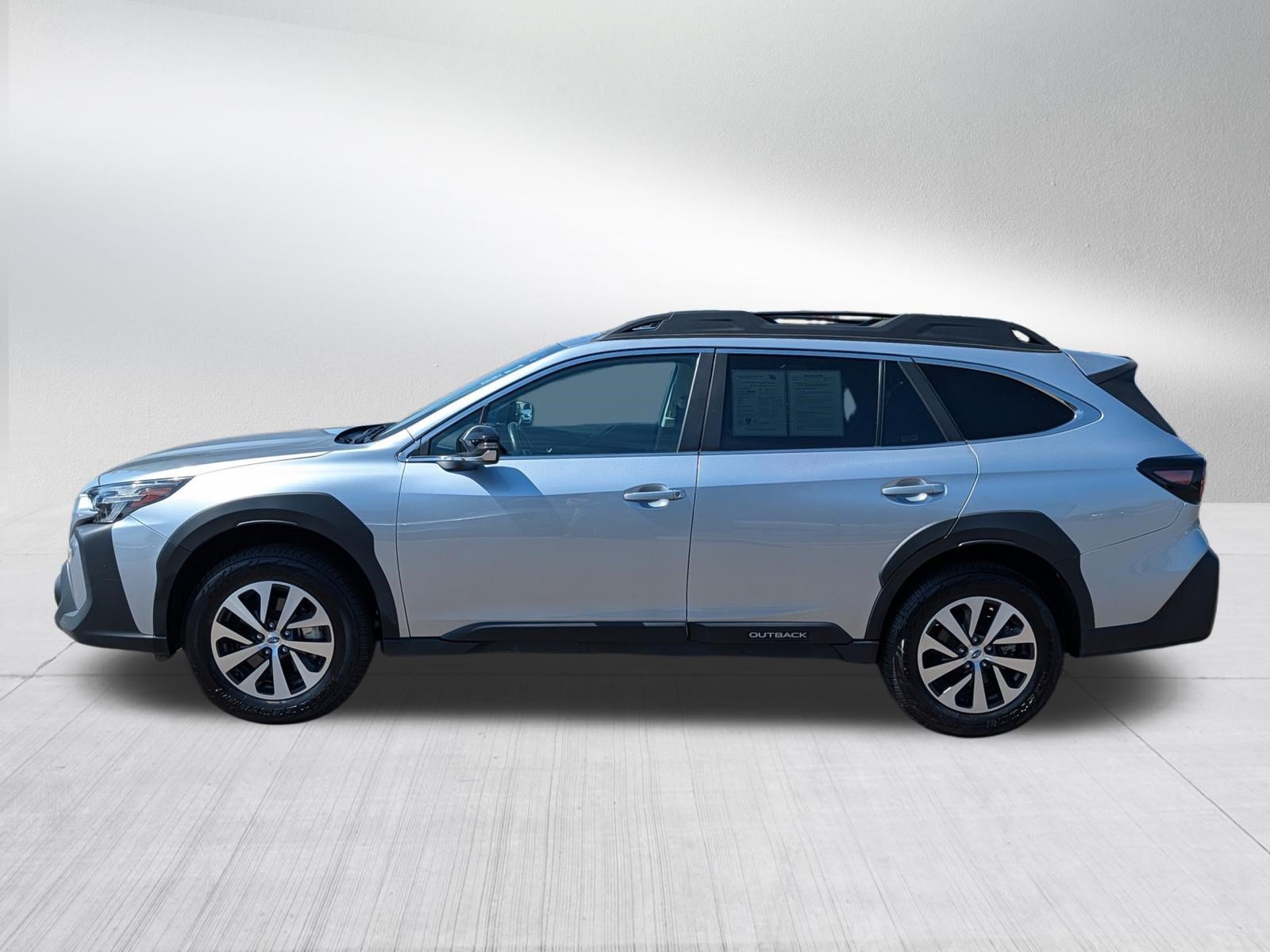 Used 2025 Ice Silver Metallic Subaru Premium image 4