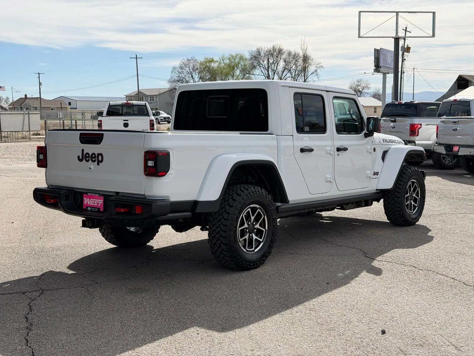 New 2026 Bright White Clear-Coat Exterior Paint Jeep Rubicon X image 7