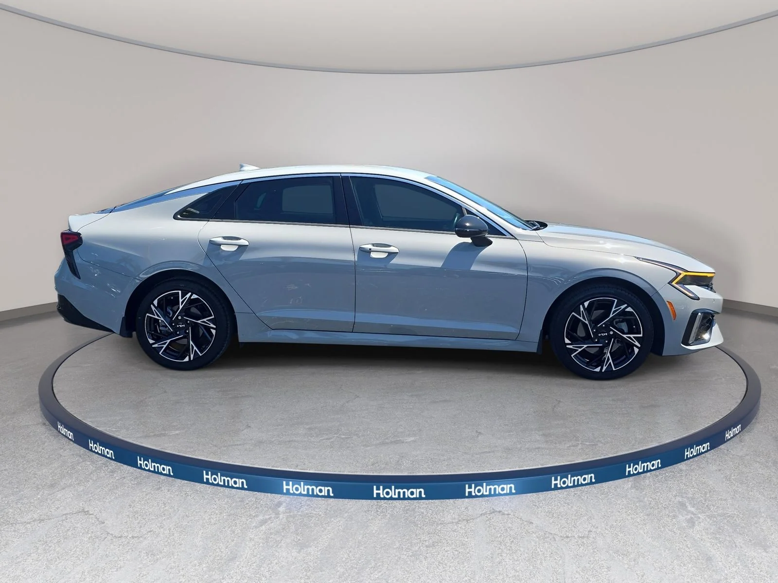 Used 2025 Gray Kia GT-Line image 5