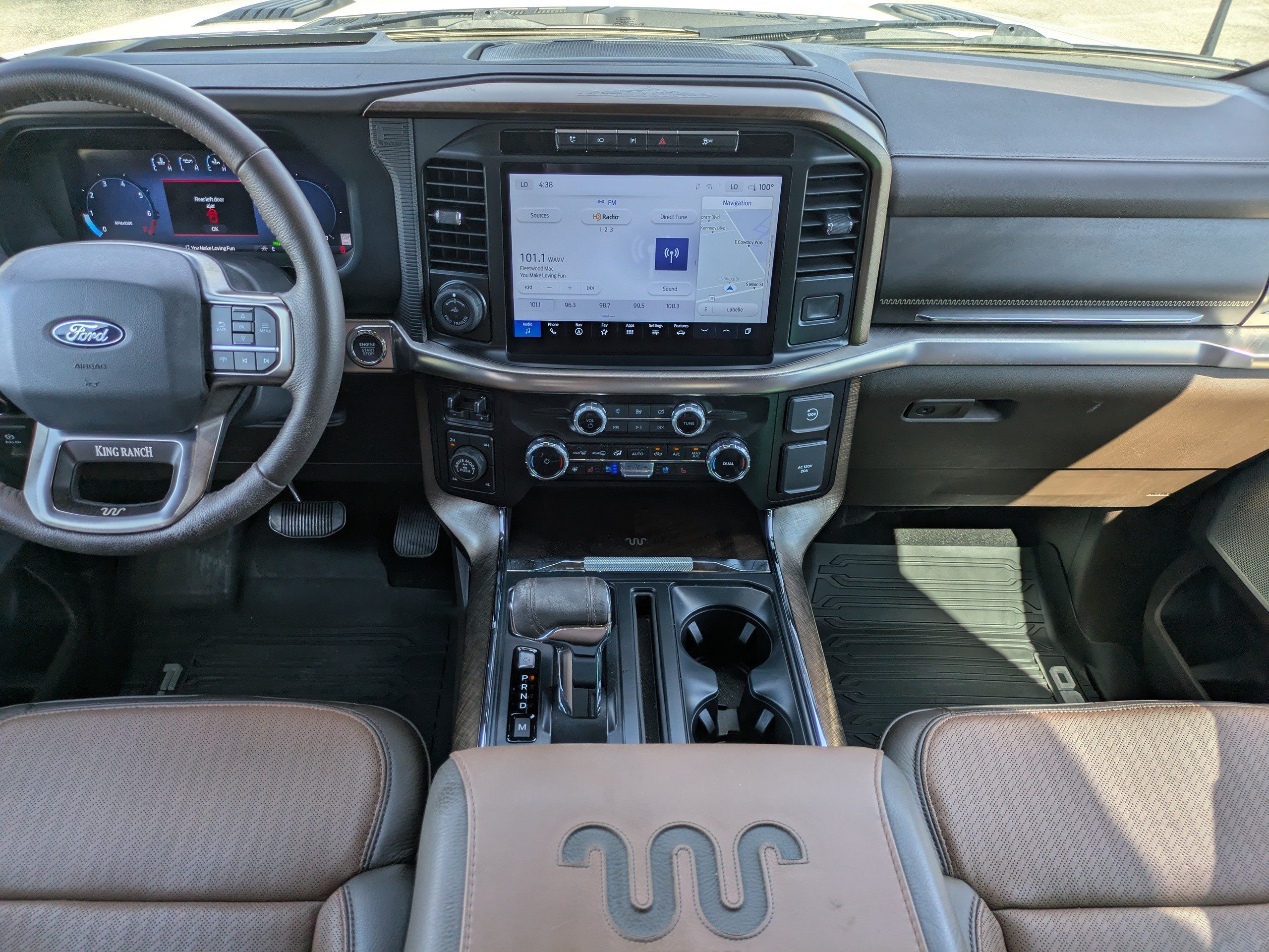 Used 2024  Ford King Ranch image 14