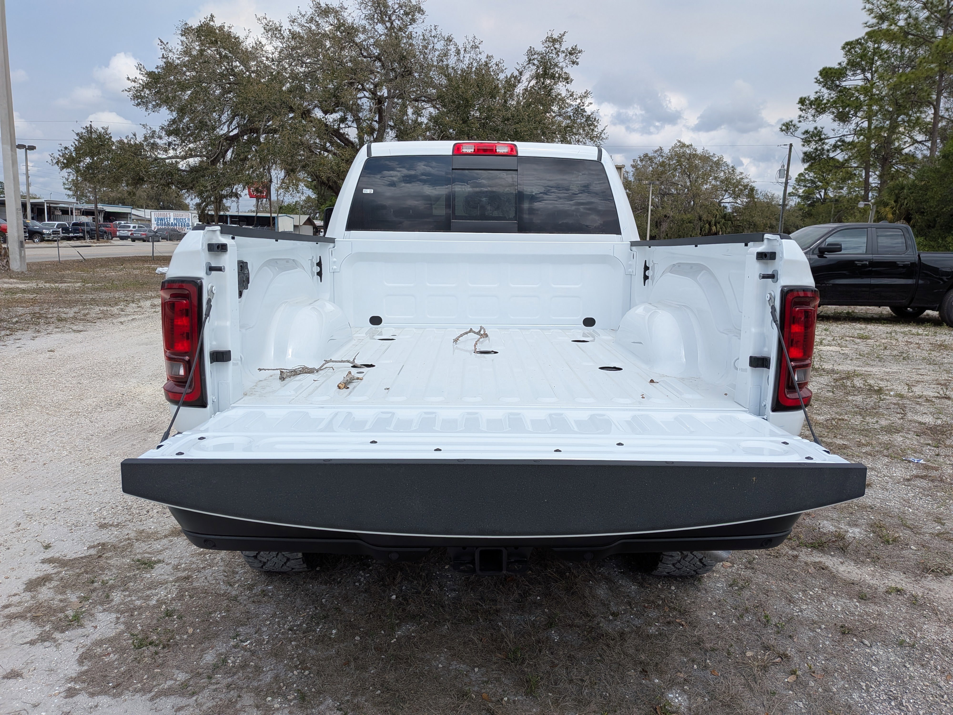 New 2026 Bright White Clear-Coat Exterior Paint RAM Warlock image 12
