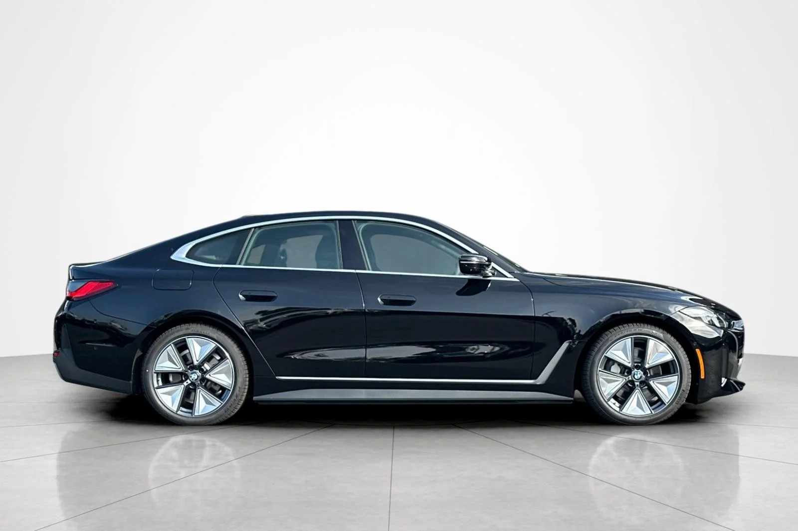 New 2026 Jet Black BMW xDrive40 image 6