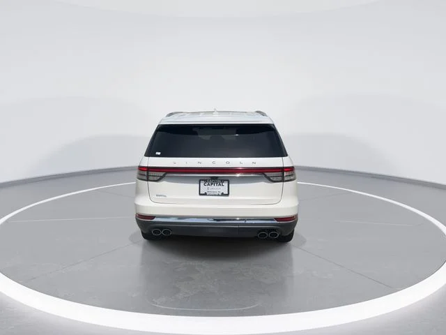 Used 2023 White Lincoln Reserve image 6