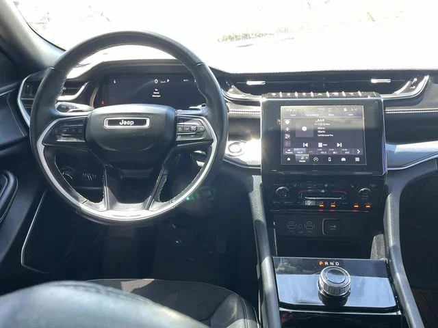 Used 2022 Silver Jeep Altitude image 13