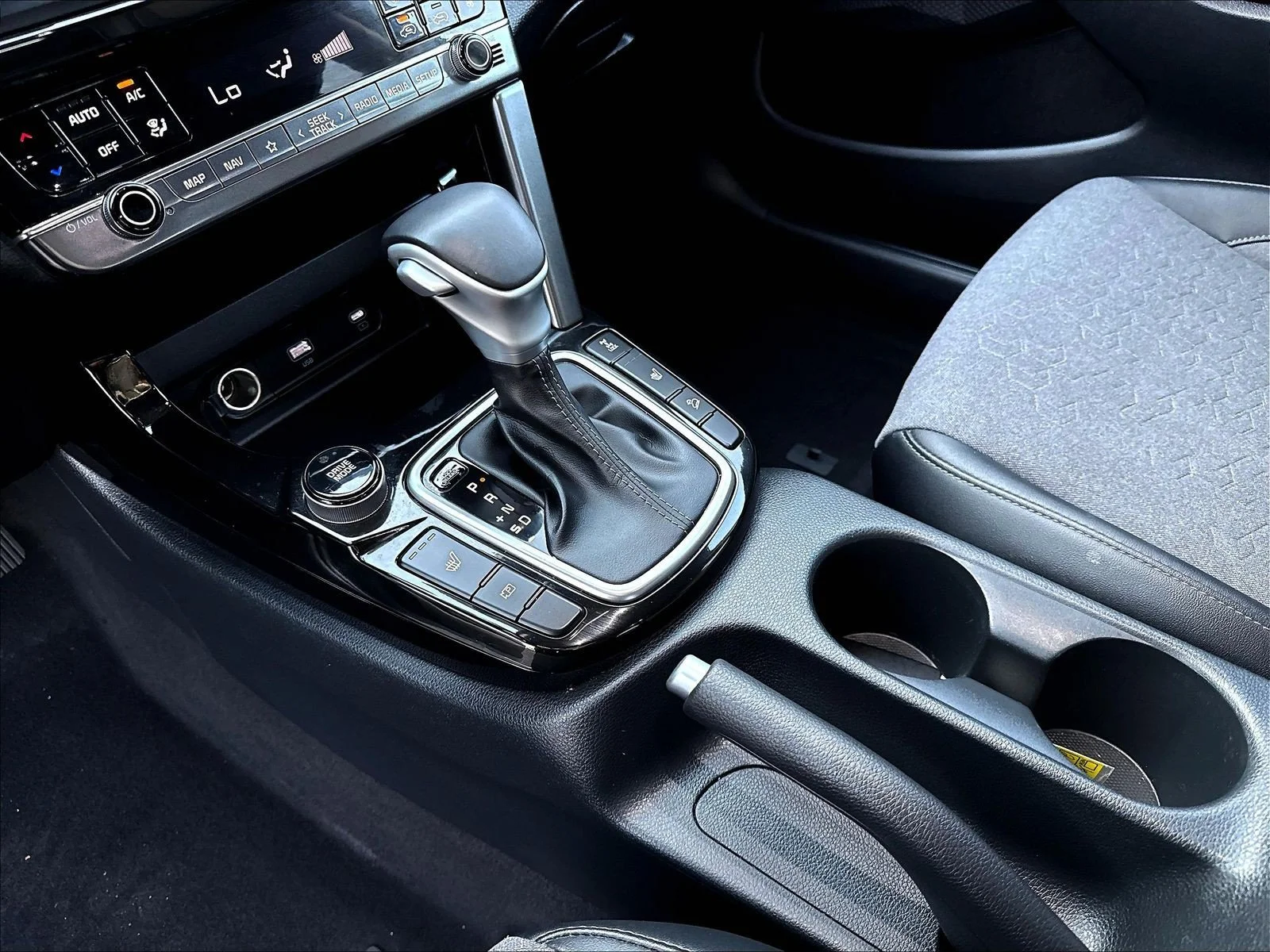 Used 2024 Blue / Black Kia S image 19