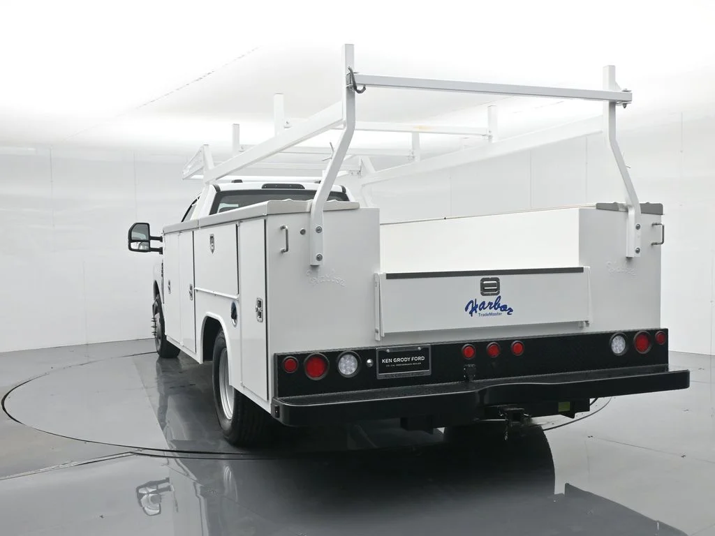 2026 Ford F-350 Super Duty Chassis Cab XL - Photo 28