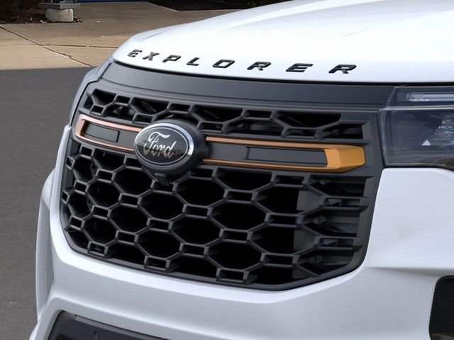 New 2026 Star White Metallic Tri-Coat Ford Tremor® image 17