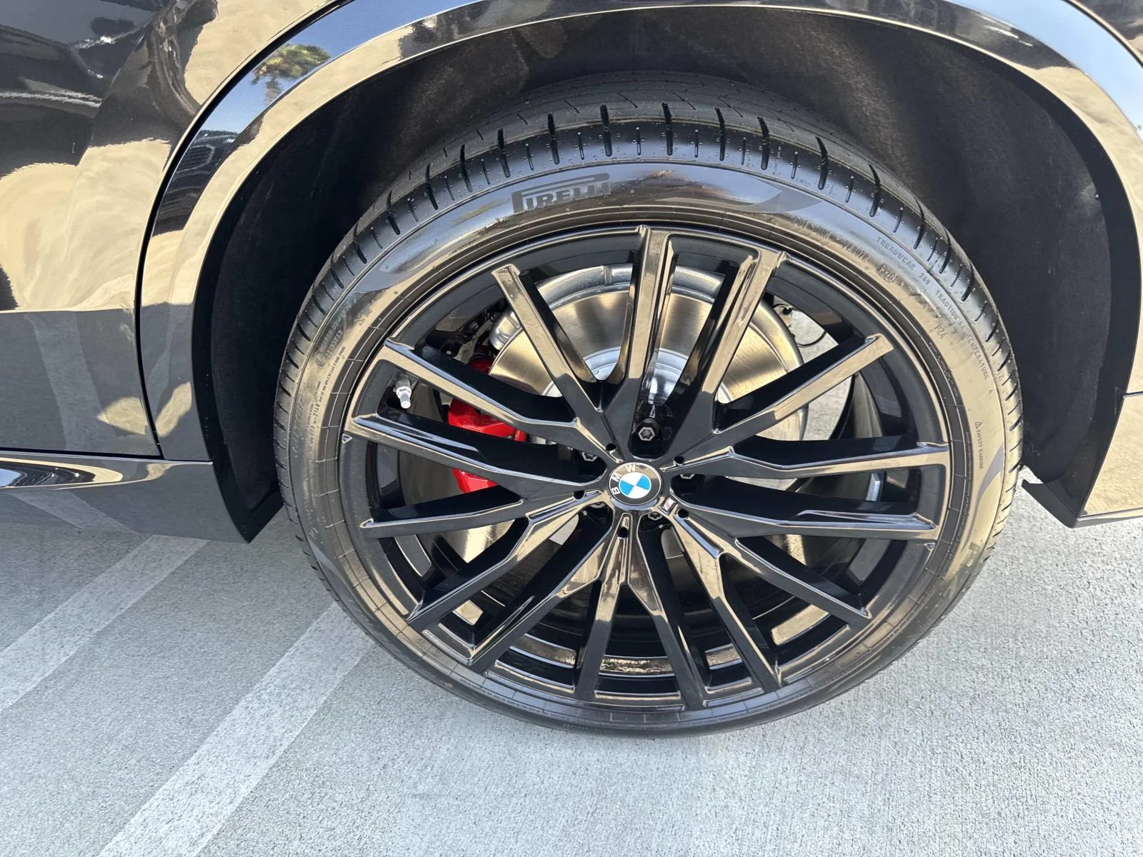 New 2026 Black Sapphire Metallic BMW M60i image 6