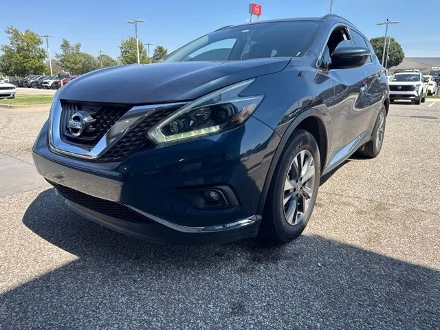 Used 2018 Blue Nissan SV image 3