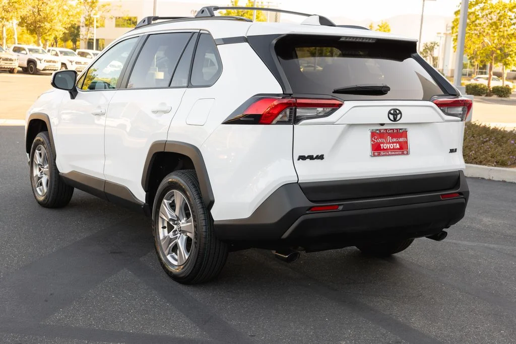 Used 2024 Ice Cap Toyota XLE image 7