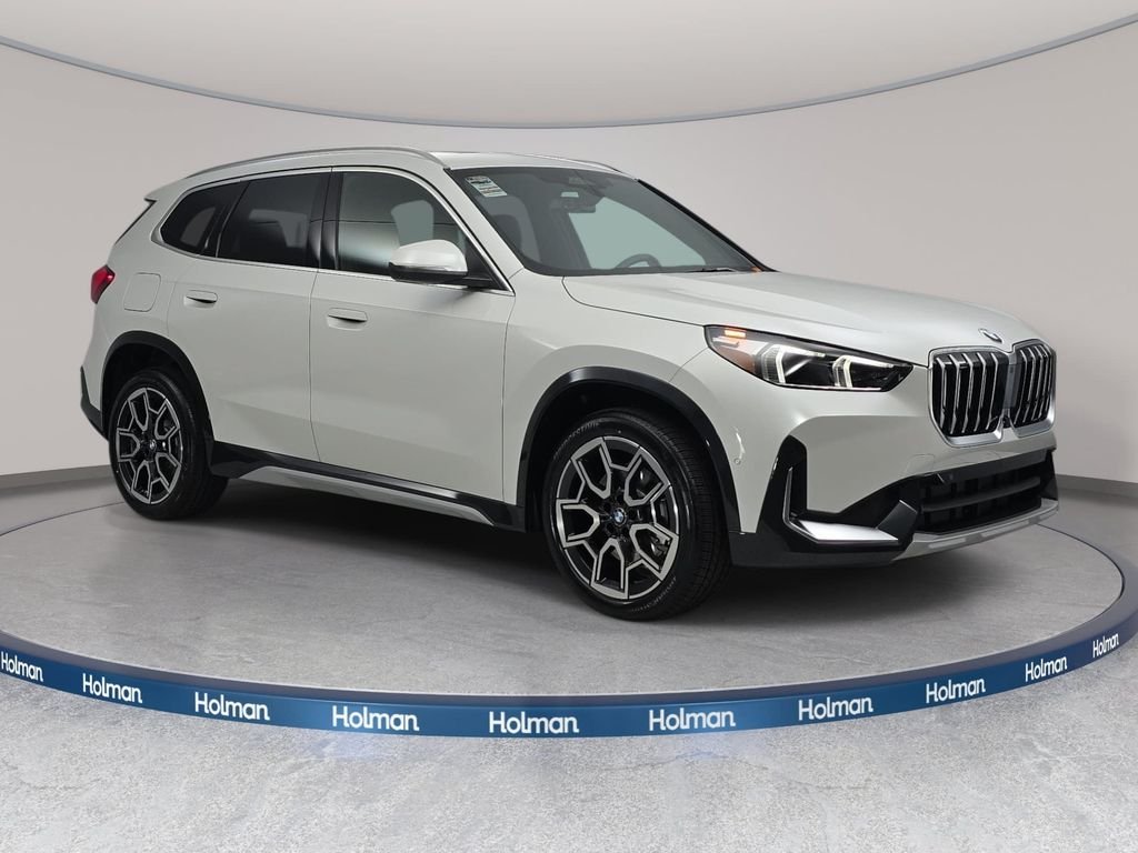 New 2026 Mineral White Metallic BMW xDrive28i image 3