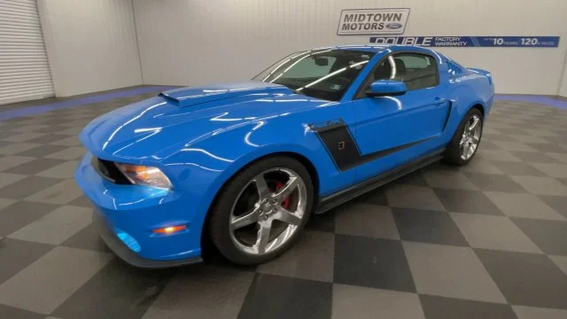 Used 2010 Grabber Blue Ford GT Premium image 4
