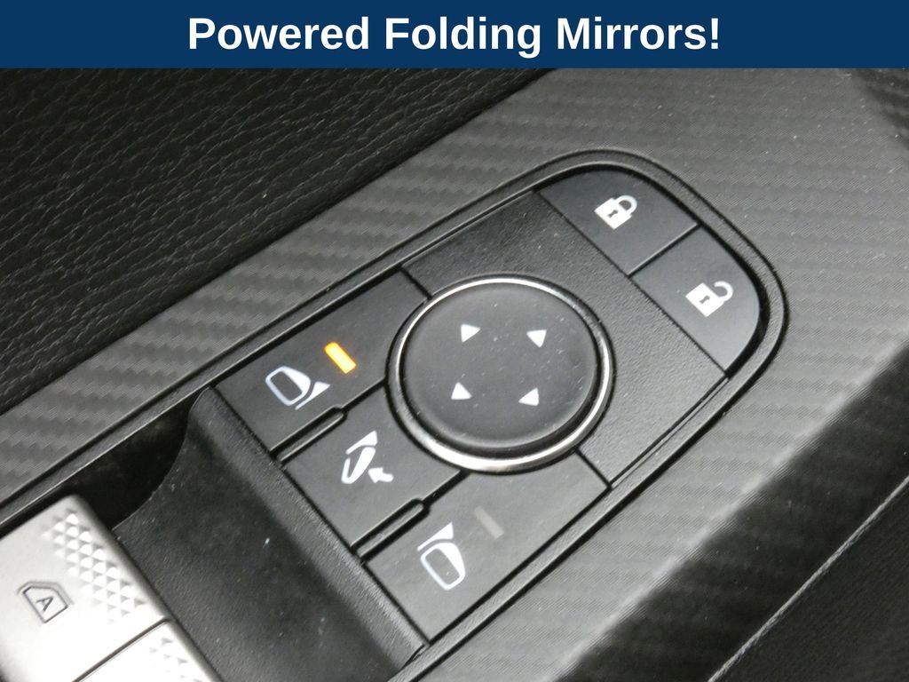 Used 2025 Silver Mitsubishi SE image 18