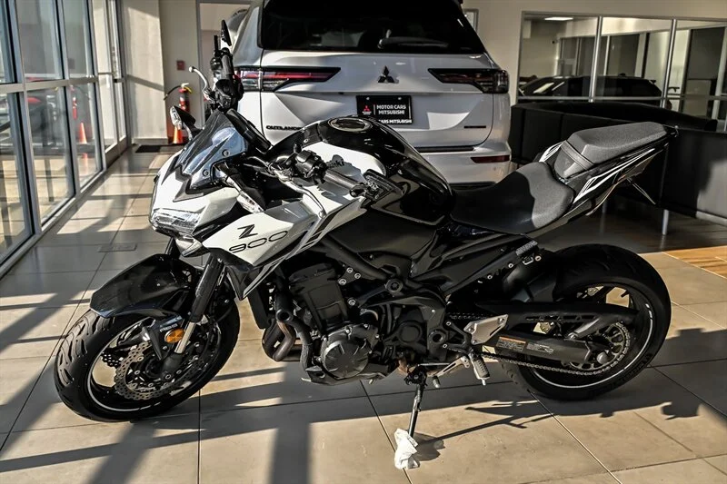 Used 2022  Kawasaki  image 2