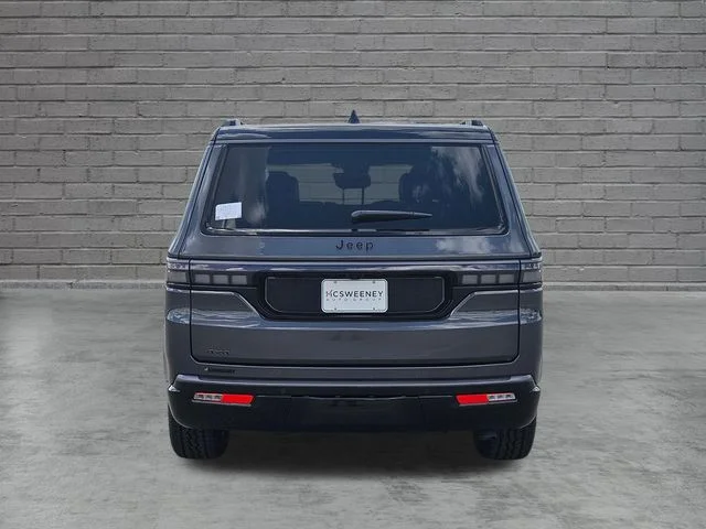 New 2026 Baltic-Gray Metallic Clear-Coat Exterior Paint Jeep Upland image 4